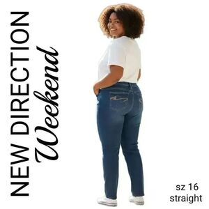 New Directions Weekend Rhinestone Sequin Embroidered Pocket Straight Blue Jeans